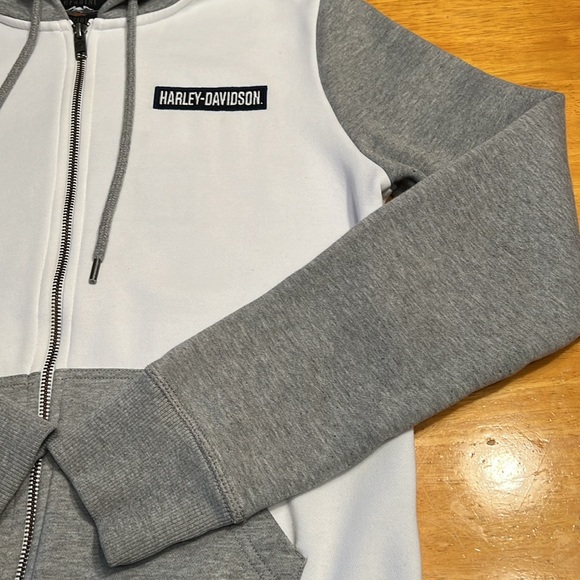 Harley Davidson women’s embroidered zip up hoodie. - Picture 9 of 14